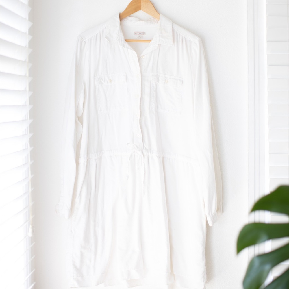 Gap white collar dress with drawstring and pockets